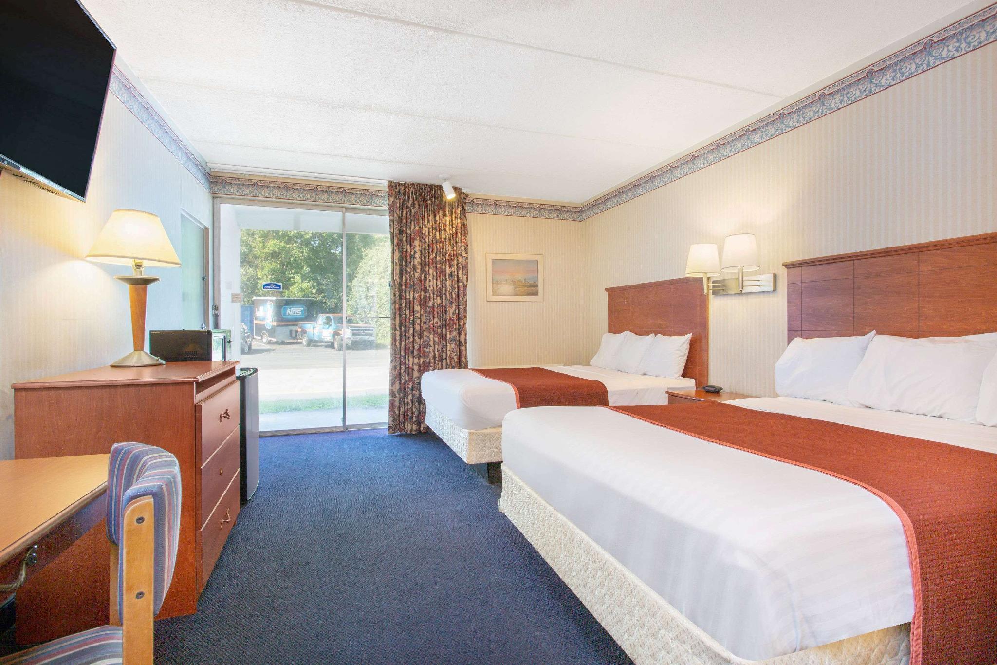 Hotel Howard Johnson By Wyndham 2*