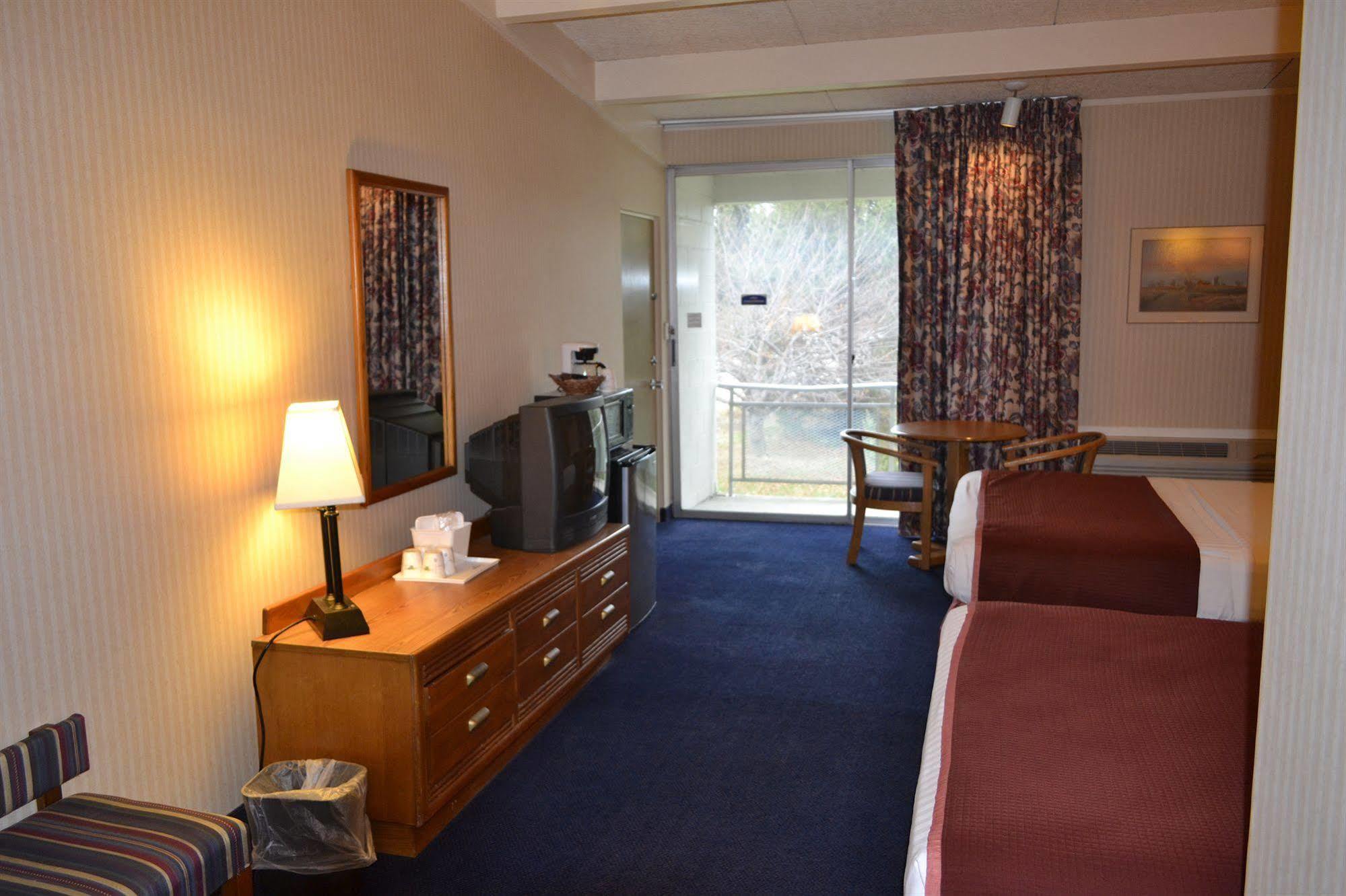 Howard Johnson By Wyndham Hotel Harrisburg