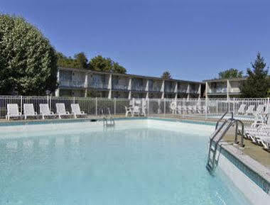 Howard Johnson By Wyndham Hotel Harrisburg