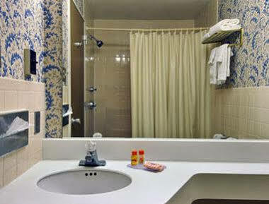 Howard Johnson By Wyndham 2*